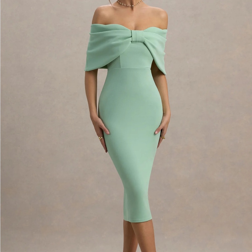 Chic Strapless Mint Dress with Bow Detail